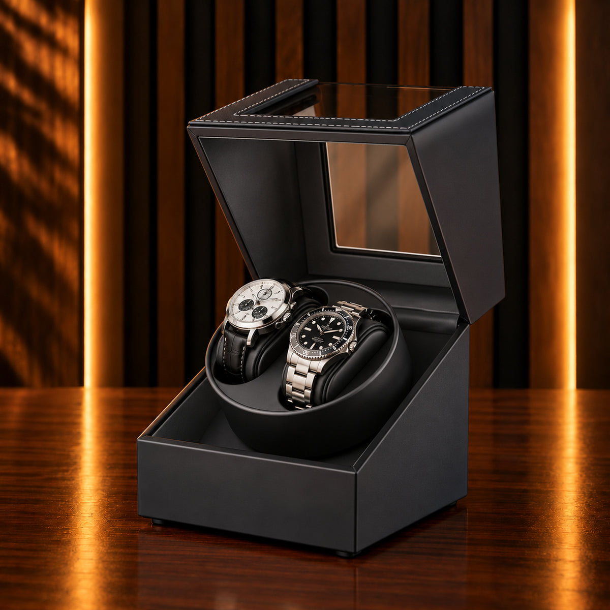 Remontoir Montre Automatique 2 Places – Cuir Noir – écrin en cuir noir ouvert, deux montres sur le coussin