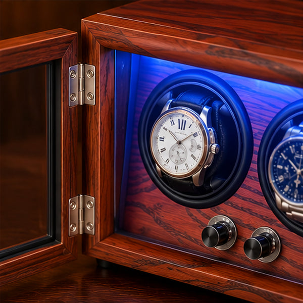 Remontoir Montre Automatique 2 Places – Bois & LED – gros plan sur la charnière, la montre et les boutons de réglage