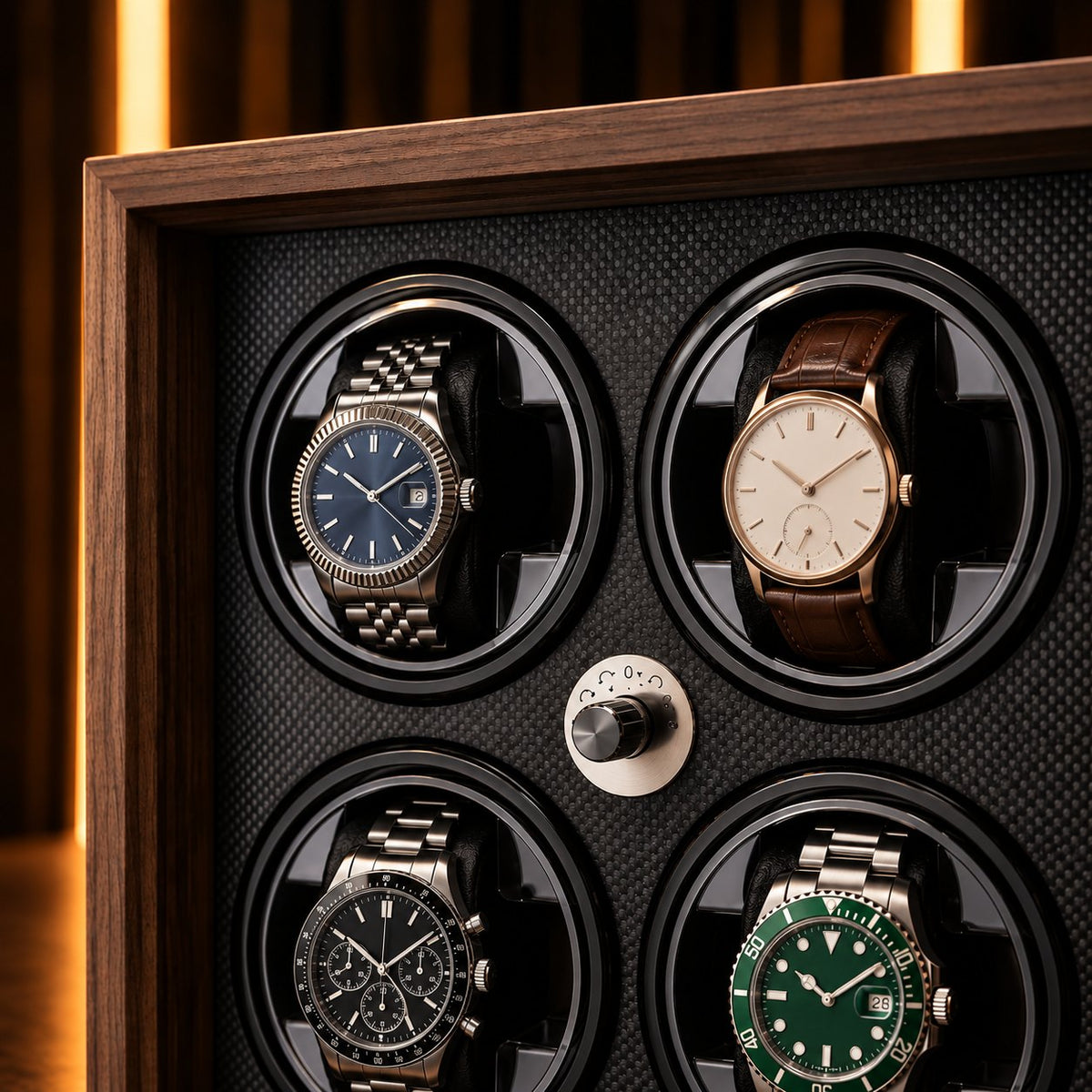 Remontoir montre automatique 6 places, gros plan sur les coussins et les montres installées – Complications Paris